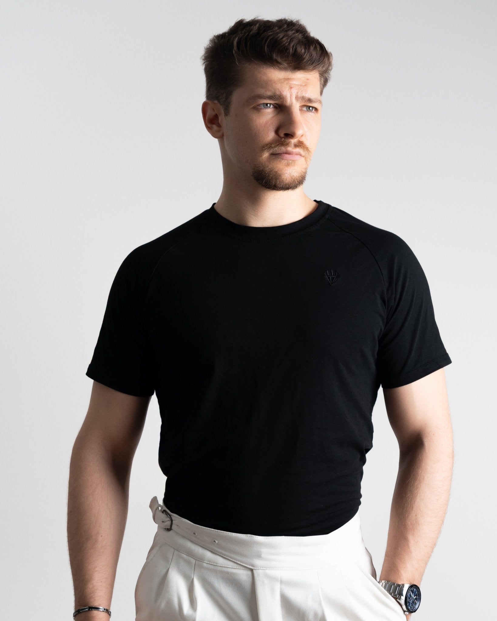 Essential Tee Black Logo - Apexgent