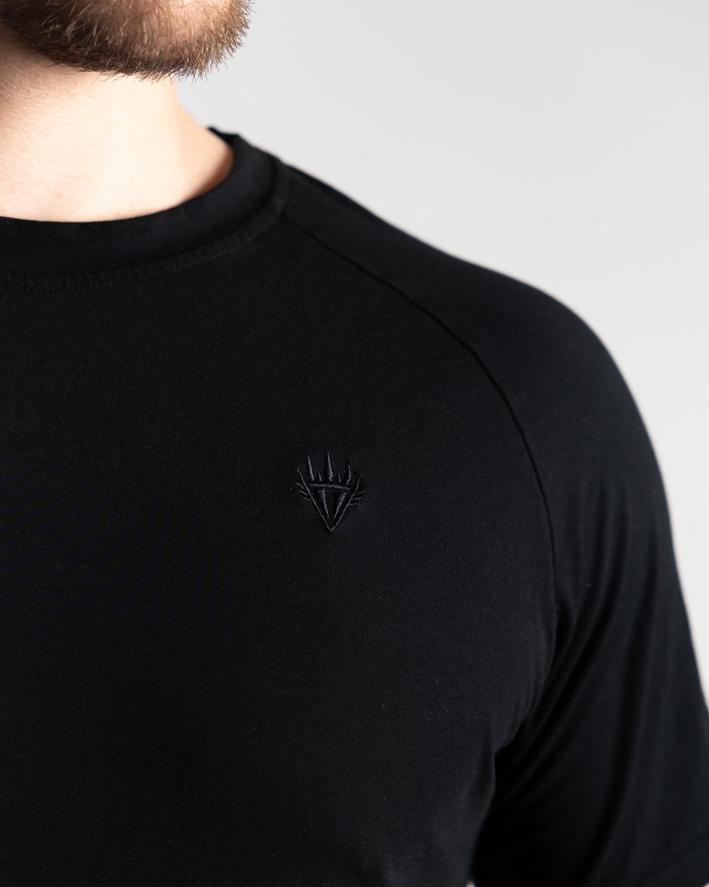 Essential Tee Black Logo - Apexgent