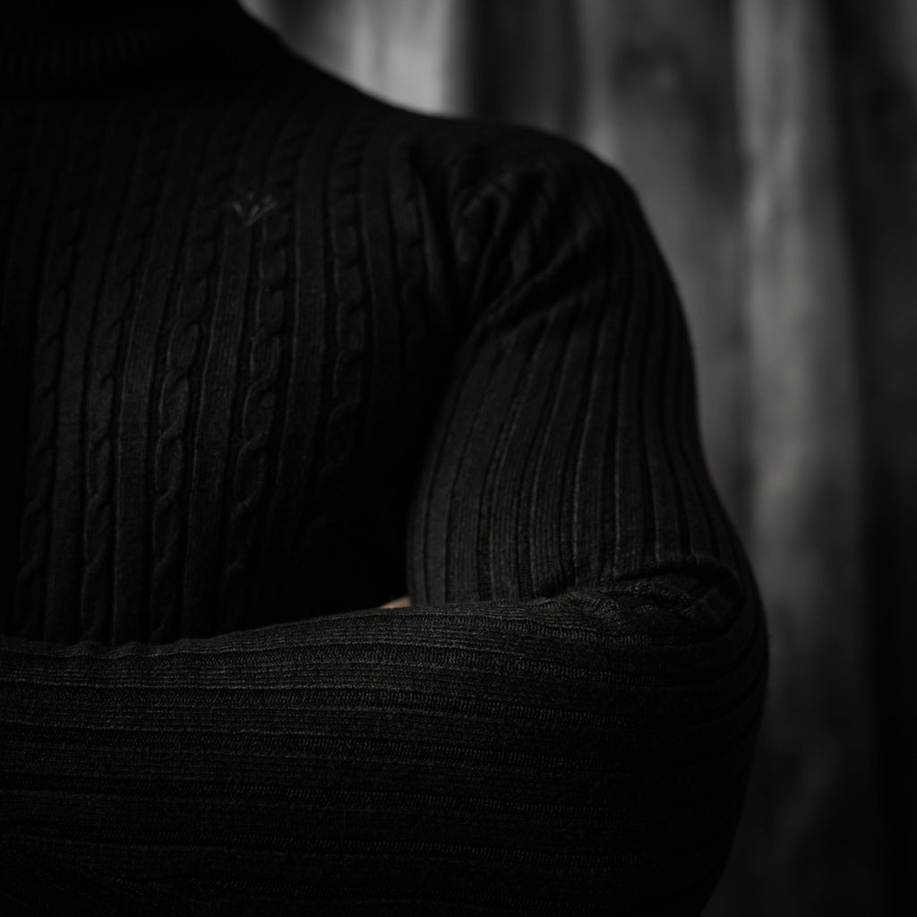 Turtleneck Black Logo - Apexgent